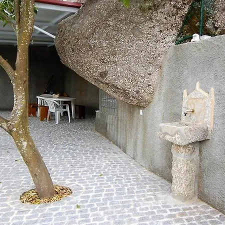 Semesterbostad Casa Da Ramada - Water Tank With Running Natural Spring Water - By Bedzy Braga