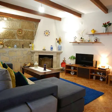 Casa Da Ramada - Water Tank With Running Natural Spring Water - By Bedzy Holiday home Braga