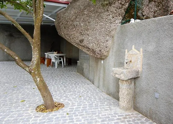 펜션 Casa Da Ramada - Water Tank With Running Natural Spring Water - By Bedzy 브라가