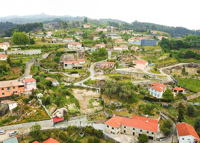 펜션 Casa Da Ramada - Water Tank With Running Natural Spring Water - By Bedzy 브라가