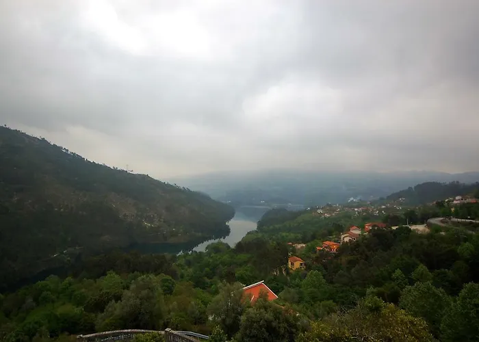 Casa Da Ramada - Water Tank With Running Natural Spring Water - By Bedzy * 브라가